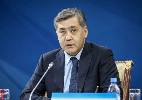 Стремиться к прогрессу и знаниям, а не откатываться к средневековым догмам призвал казахстанскую молодежь министр по делам религий Ермекбаев